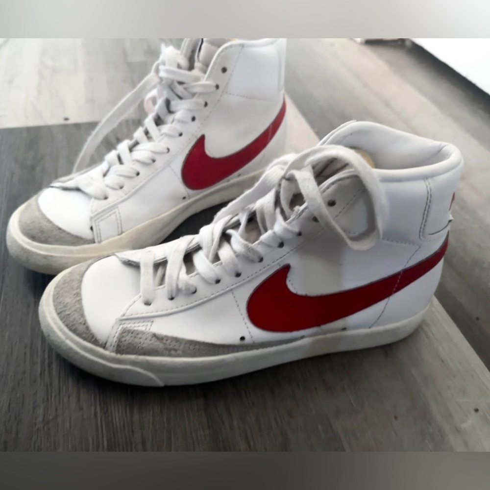 high top white and orange nike blazers brand new, size 7 women’s 5 in men’s